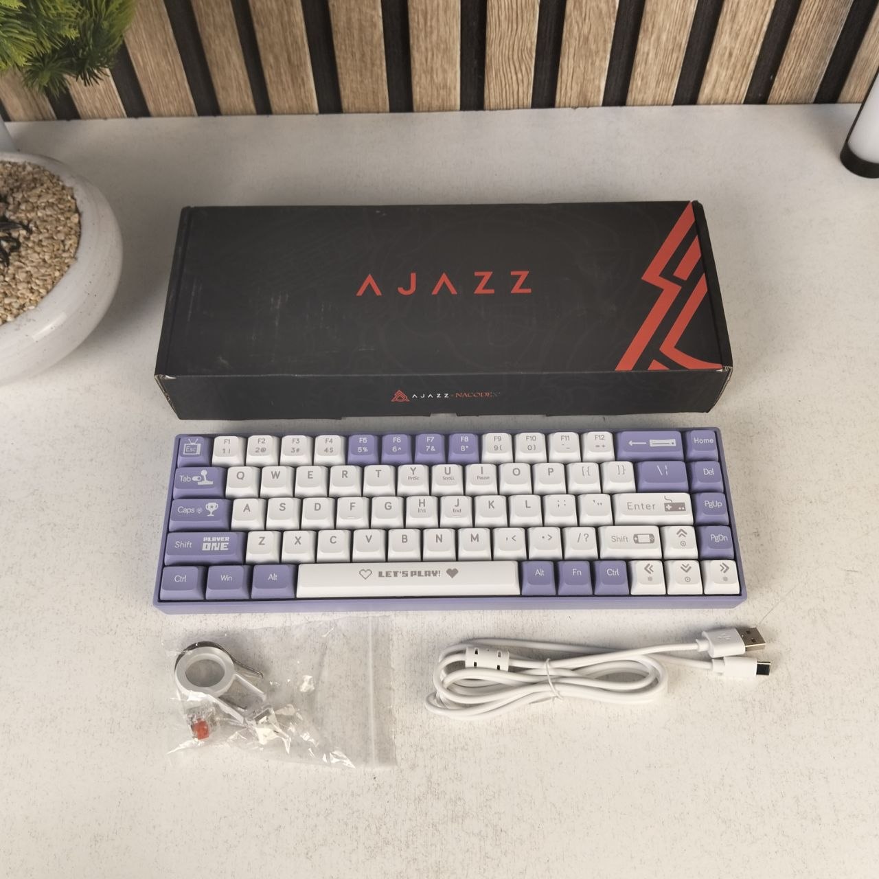 Clavier Mécanique Gaming 65% Compact Filaire avec Hotswap et Rétroéclairage Rainbow - لوحة مفاتيح ميكانيكية