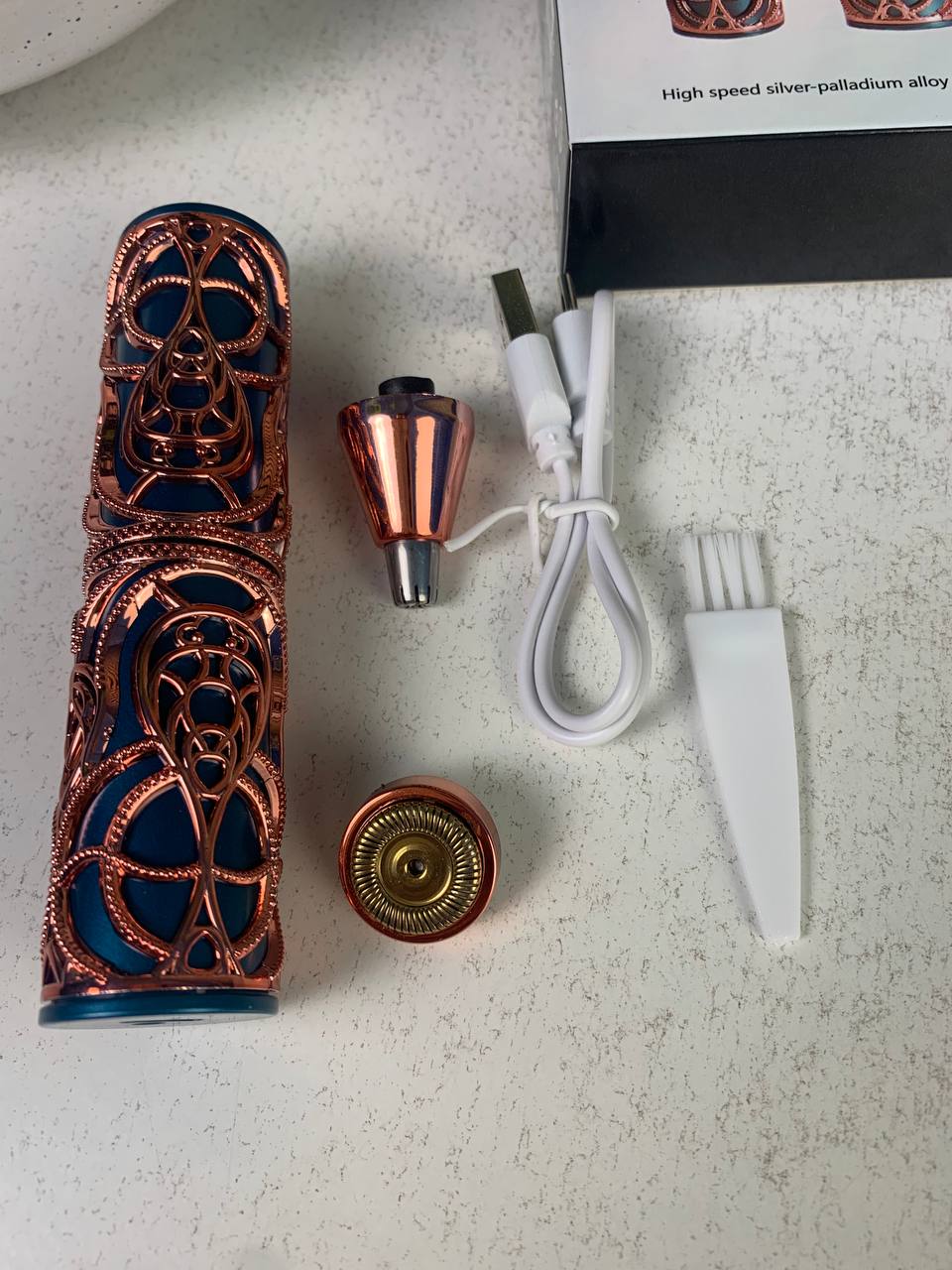 Épilateur Facial et Sourcils Rechargeable 3-en-1 - جهاز إزالة شعر الوجه والحواجب الاحترافي