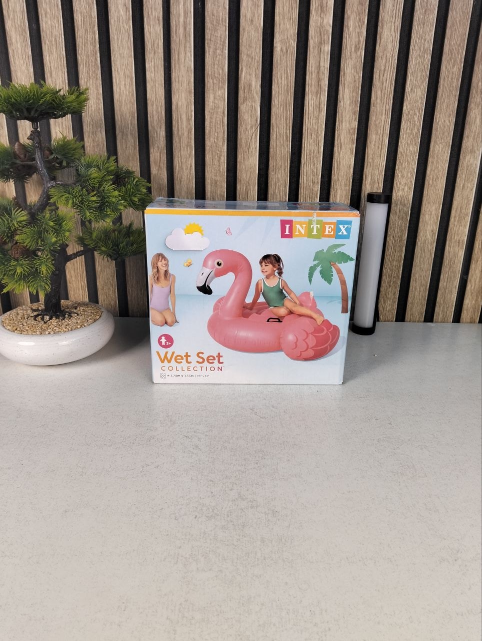 Bouée Géante Gonflable Flamant Rose Ride-On pour Piscine Intex 57558NP - عوامة الفلامينغو الوردي الضخمة للركوب والاستجمام في المسبح