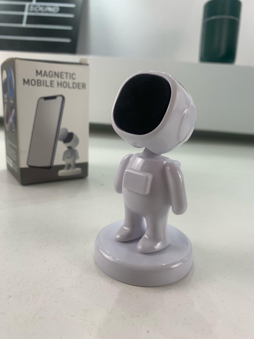 Support de téléphone pour voiture en forme d’astronaute – حامل هواتف مغناطيسي