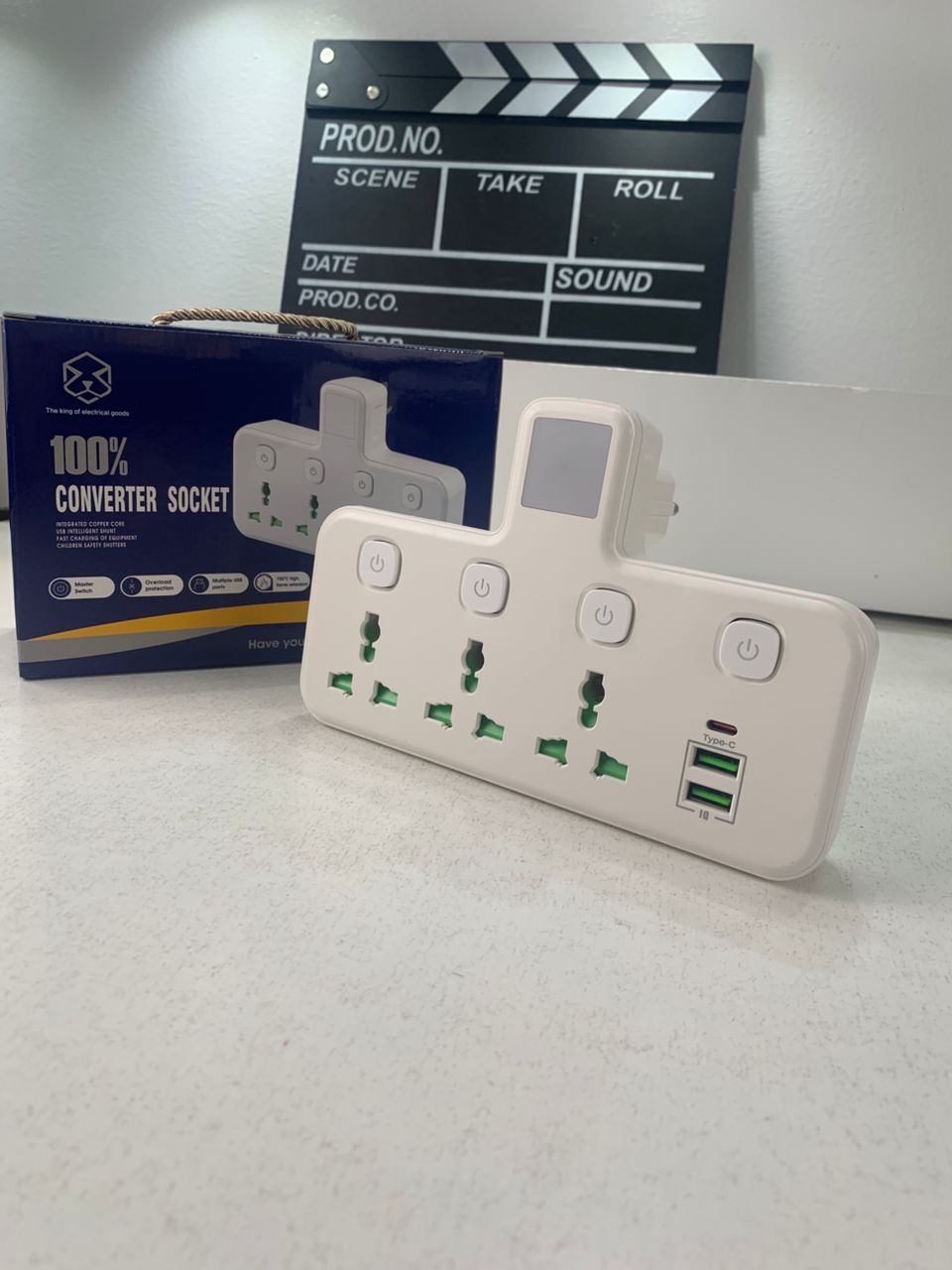 Multiprise Murale LED avec 2 ports USB-A et 1 port USB-C (charge rapide) – مقبس طاقة مقبس طاقة مع منافذ شحن