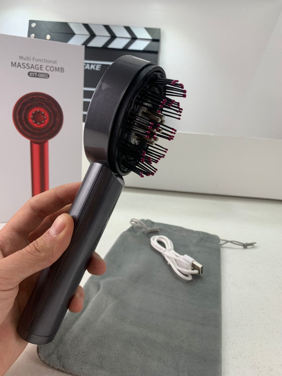 Brosse de massage électrique et applicateur d’huile pour cuir chevelu – فرشاة العناية بفروة الرأس