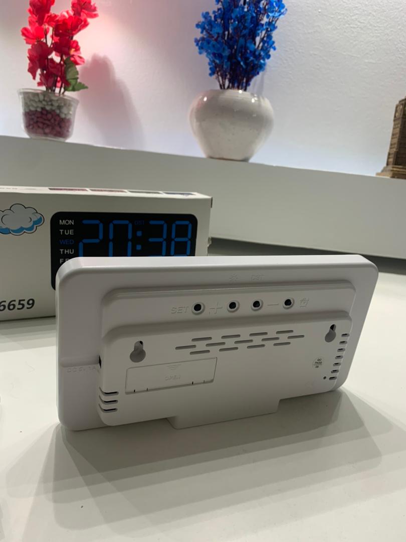 Horloge Murale et Table Numérique à Écran LED Multifunction – ساعة حائط و طاولة رقمية