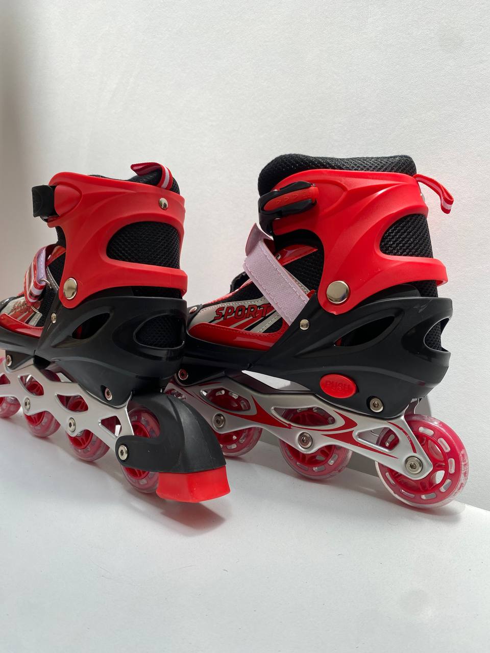 les rouleurs Alignées Confortables pour Enfants avec des roues RGB pointure de 35-38 / 38-42 / 30-32