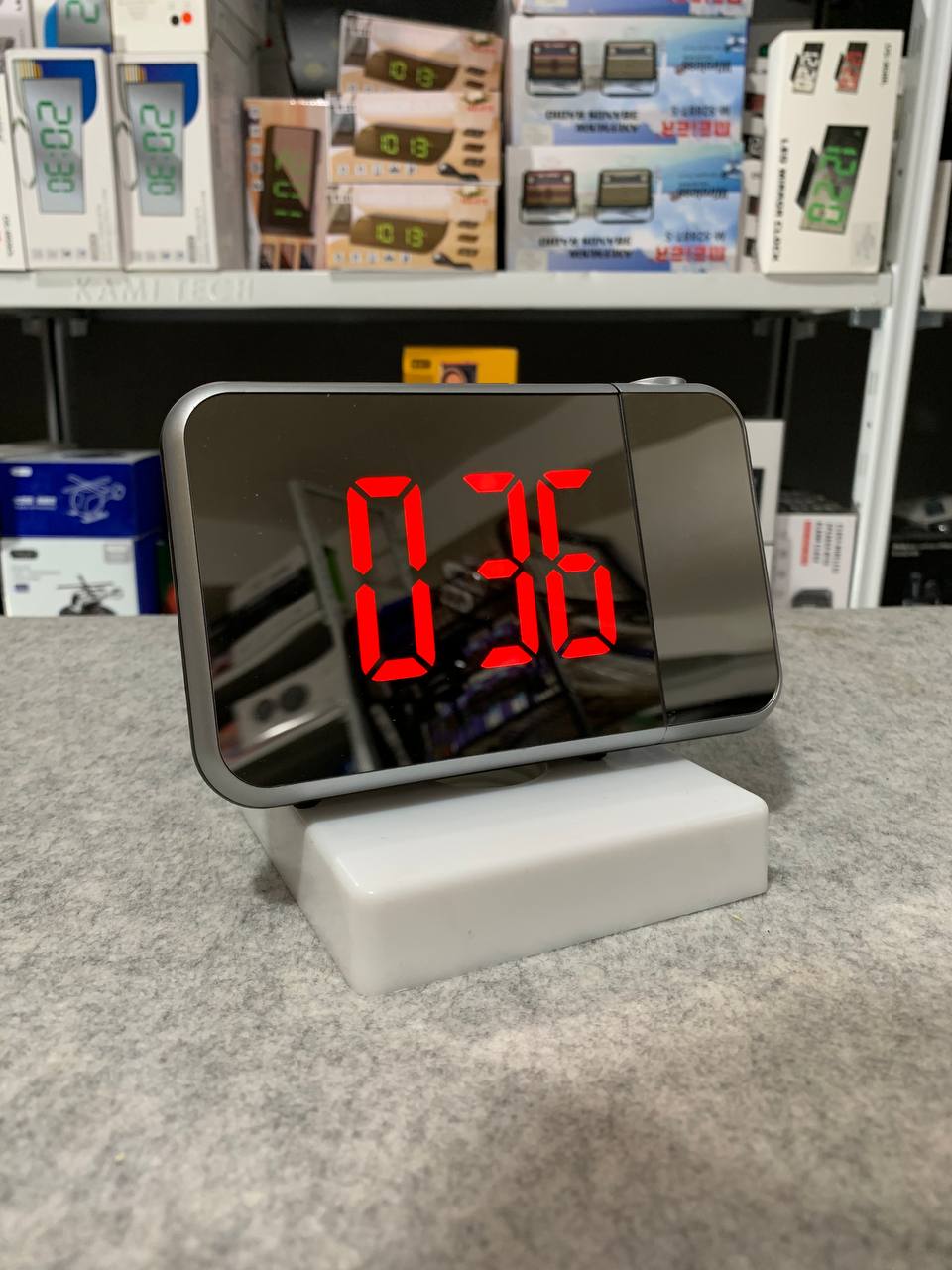 Réveil numérique intelligent avec projecteur 180° TempéRature USB , Snooze DS-8590L