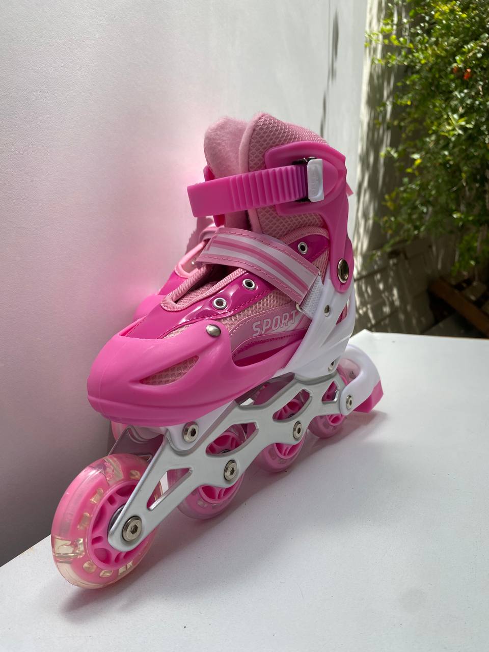 les rouleurs Alignées Confortables pour Enfants avec des roues RGB