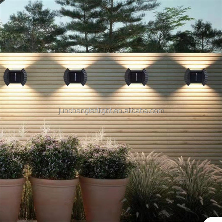 Appliques Murales Solaires Up & Down (Pack de 4Pcs) - طقم مصابيح حائط شمسية ذكية (4 قطع)