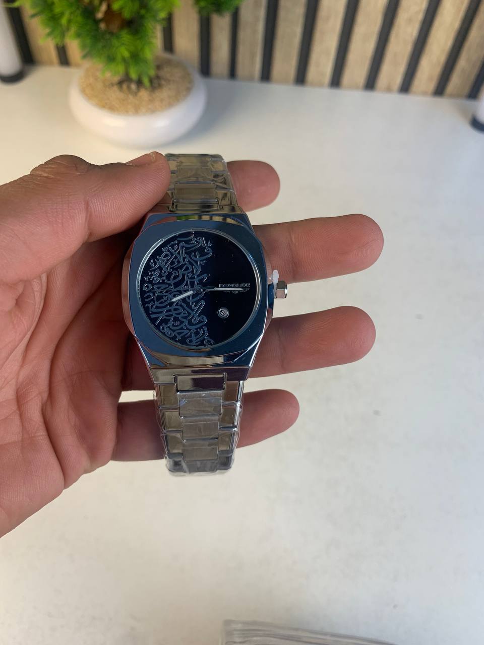 Montre Élégante avec Cadran en Calligraphie Arabe (3D Relief) - ساعة يد كلاسيكية بالخط العربي ثلاثي الأبعاد