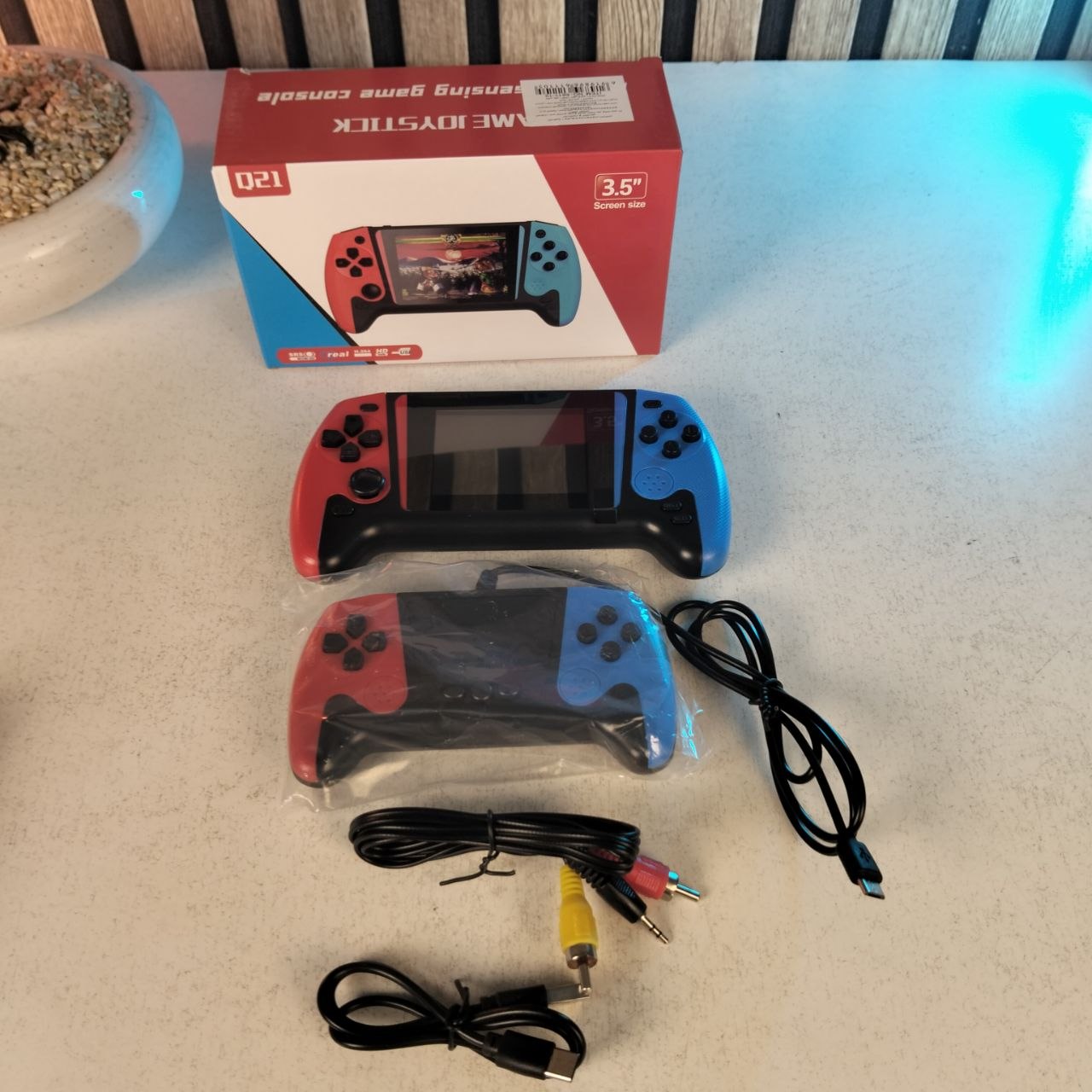 Console de Jeux Rétro Portable avec 500+ Jeux Classiques et Manette Supplémentaire - جهاز الألعاب المحمول ريترو بـ 500 لعبة كلاسيكية مع ذراع تحكم إضافي
