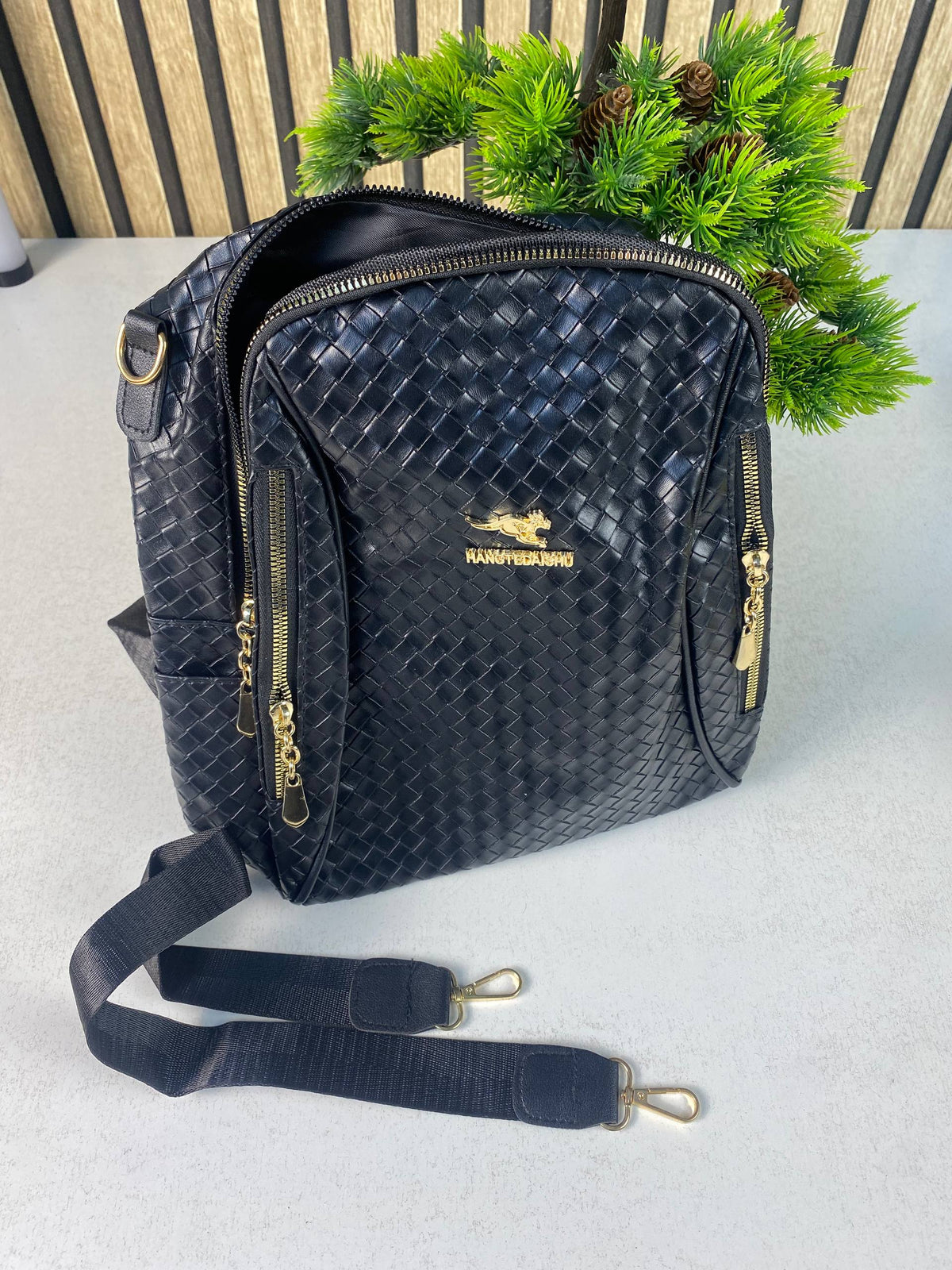 Sac à Dos Femme en Cuir Tressé Élégant avec Ceinture D'Épaule Convertible - حقيبة ظهر جلدية للنساء بتصميم فاخر