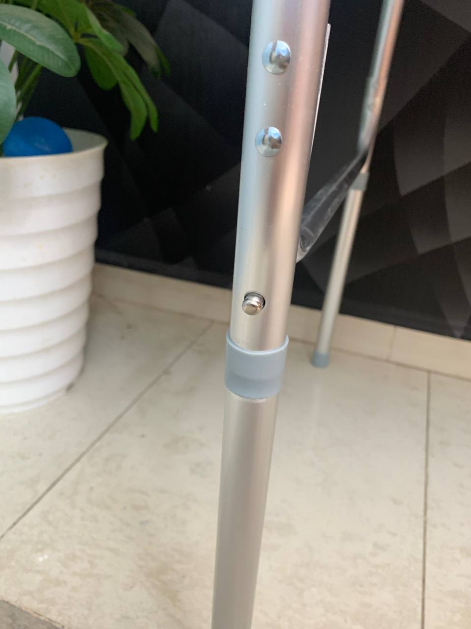 Table de Camping en Aluminium à Hauteur Réglable - طاولة تخييم ألمنيوم قابلة لتعديل الارتفاع