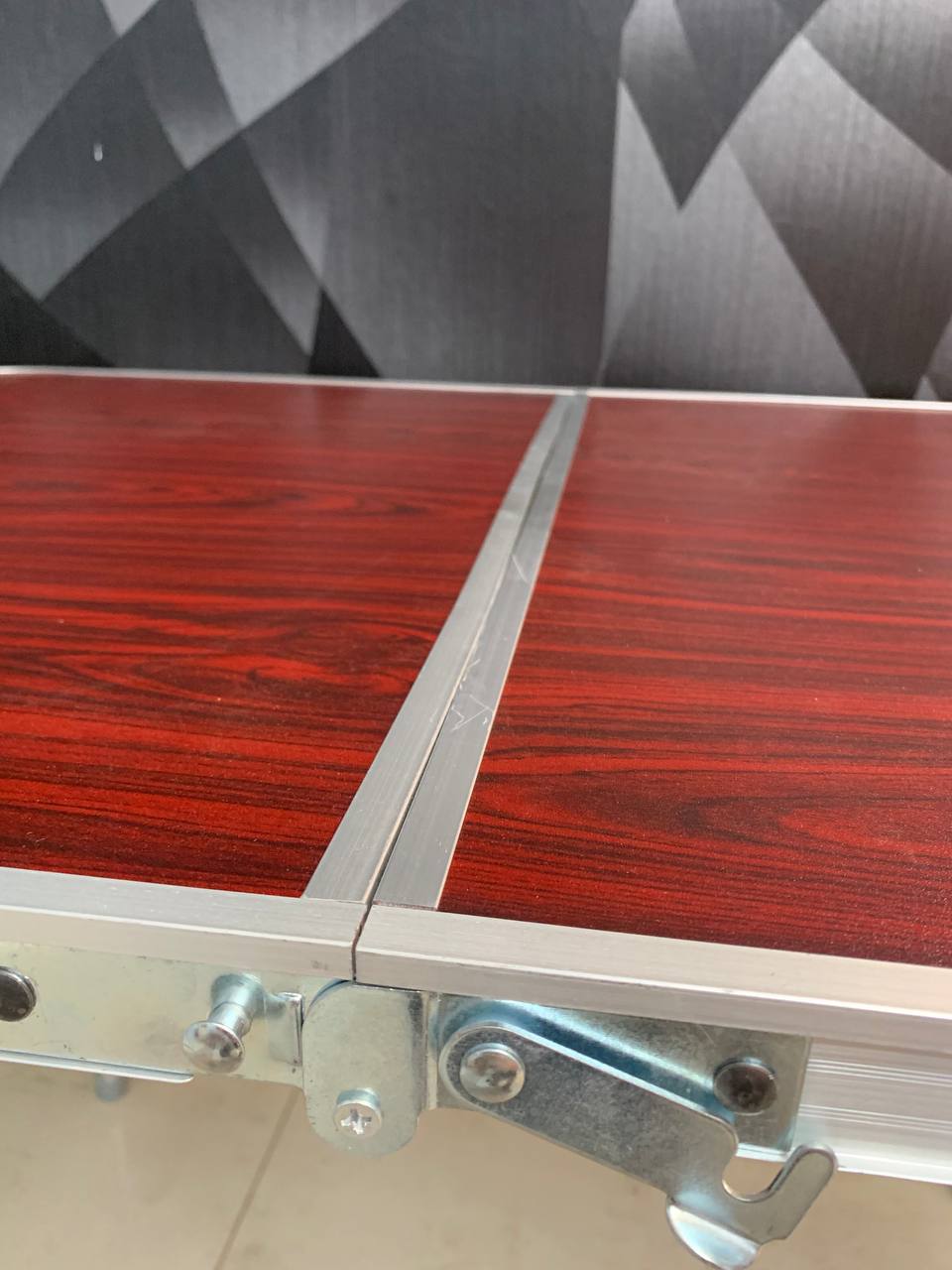 Table de Camping en Aluminium à Hauteur Réglable - طاولة تخييم ألمنيوم قابلة لتعديل الارتفاع
