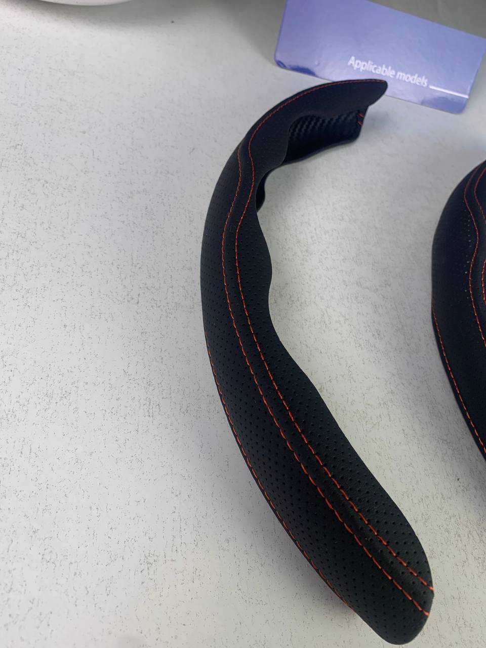 Protections de Volant Sportives en Simili Cuir 2Pcs - أغطية مقود السيارة الرياضية من الجلد