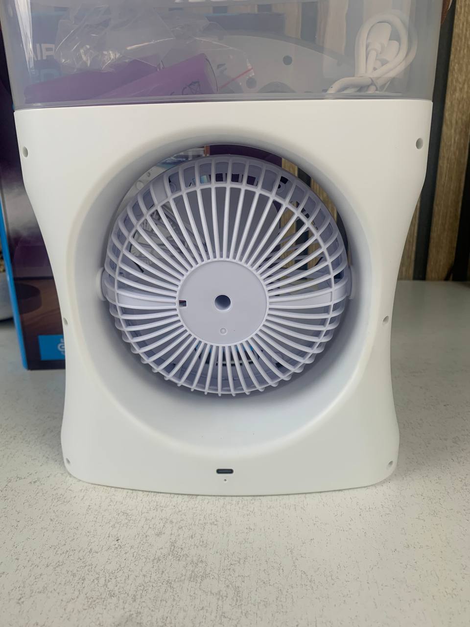 Ventilateur Brumisateur de Bureau Portable USB avec Éclairage - مروحة المكتب الذكية برذاذ الماء والترطيب بـ 3 سرعات