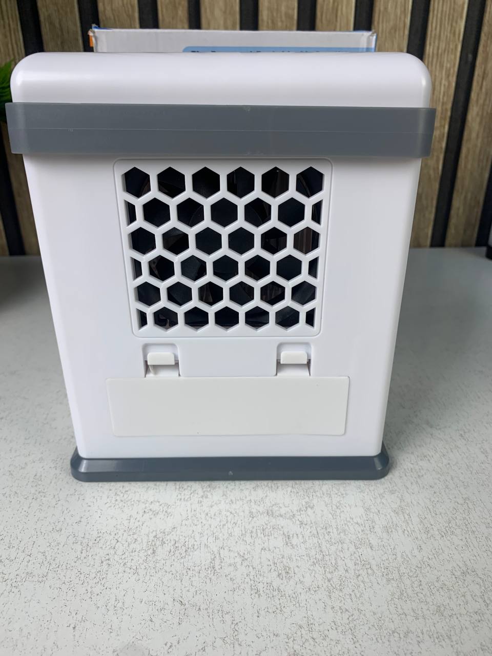 Refroidisseur d'Air Évaporatif Portable USB/AC Blu Breeze - مبرد هواء محمول مع نظام طاقة مزدوج