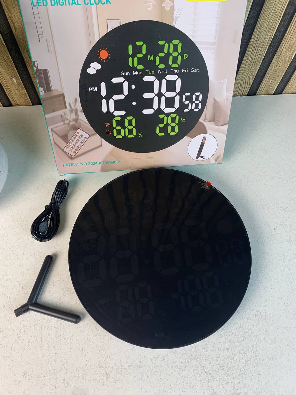Horloge murale ronde avec télécommande et grand écran LED numérique DS-3853L - ساعة حائط دائرية تعمل بجهاز تحكم عن بعد مزودة بإضاءة رقمية