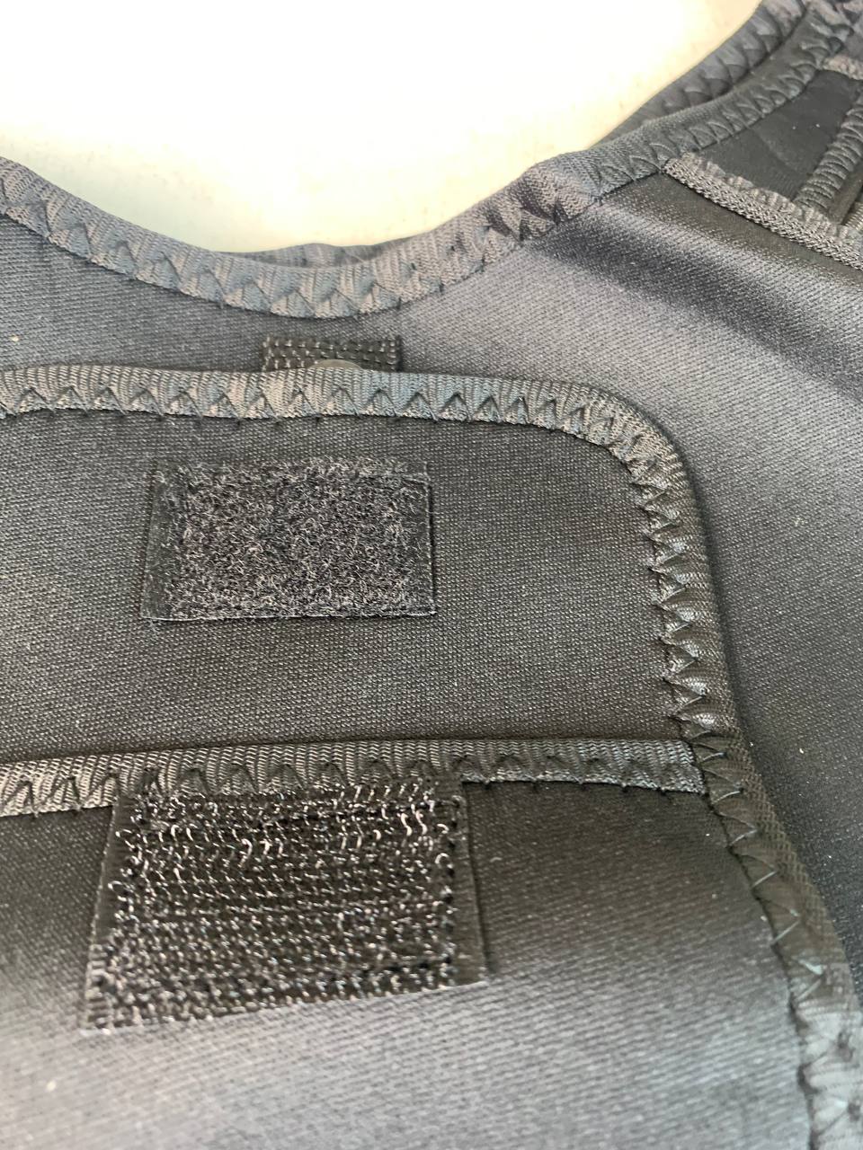 Gilet Support de téléphone pour sports unisex - سترة رياضية لحمل الهاتف للجنسين