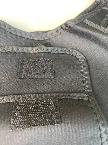 Gilet Support de téléphone pour sports unisex - سترة رياضية لحمل الهاتف للجنسين