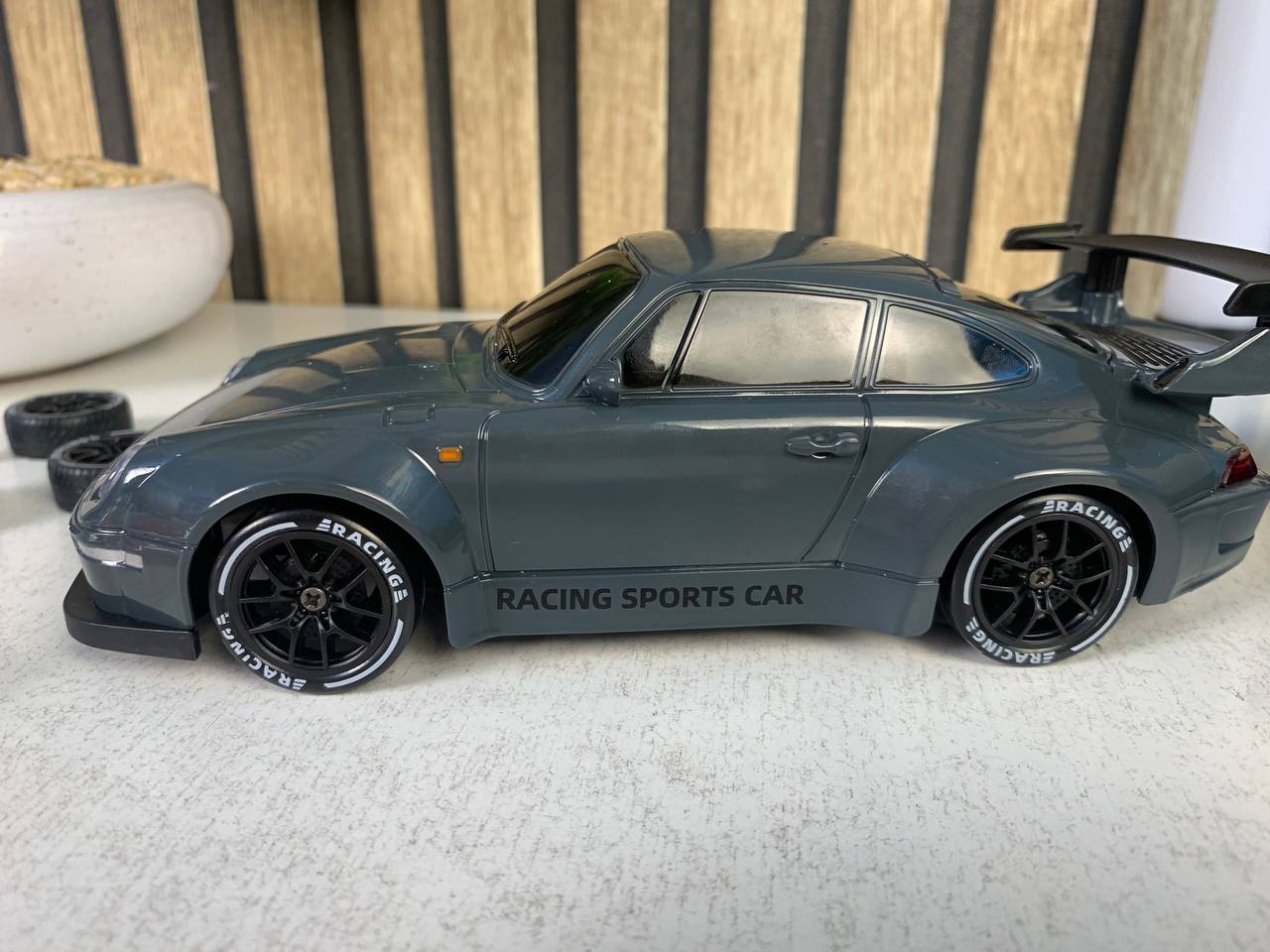 Voiture de Course RC Drift Haute Performance avec Télécommande - سيارة سباق ودرِفت احترافية بجهاز تحكم عن بعد