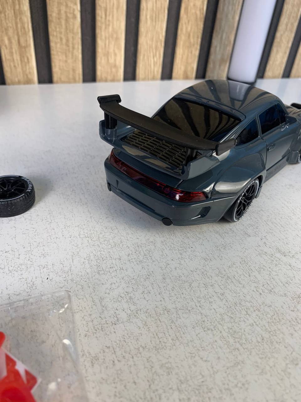 Voiture de Course RC Drift Haute Performance avec Télécommande - سيارة سباق ودرِفت احترافية بجهاز تحكم عن بعد