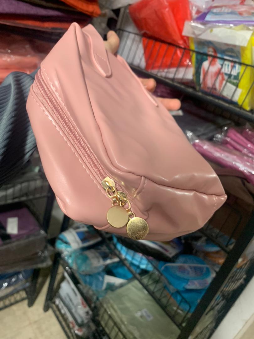 Pochette cosmétique ensimili cuir à double fermeture éclair