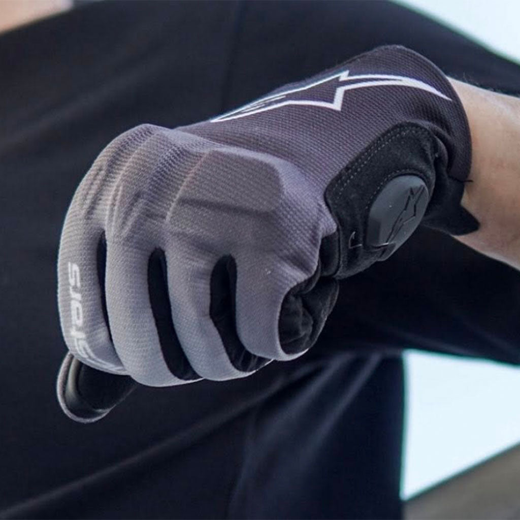 Gants de moto Alpinestars Reef V2 Touche Tactile – قفازات إحترافية لسائقي الدراجات