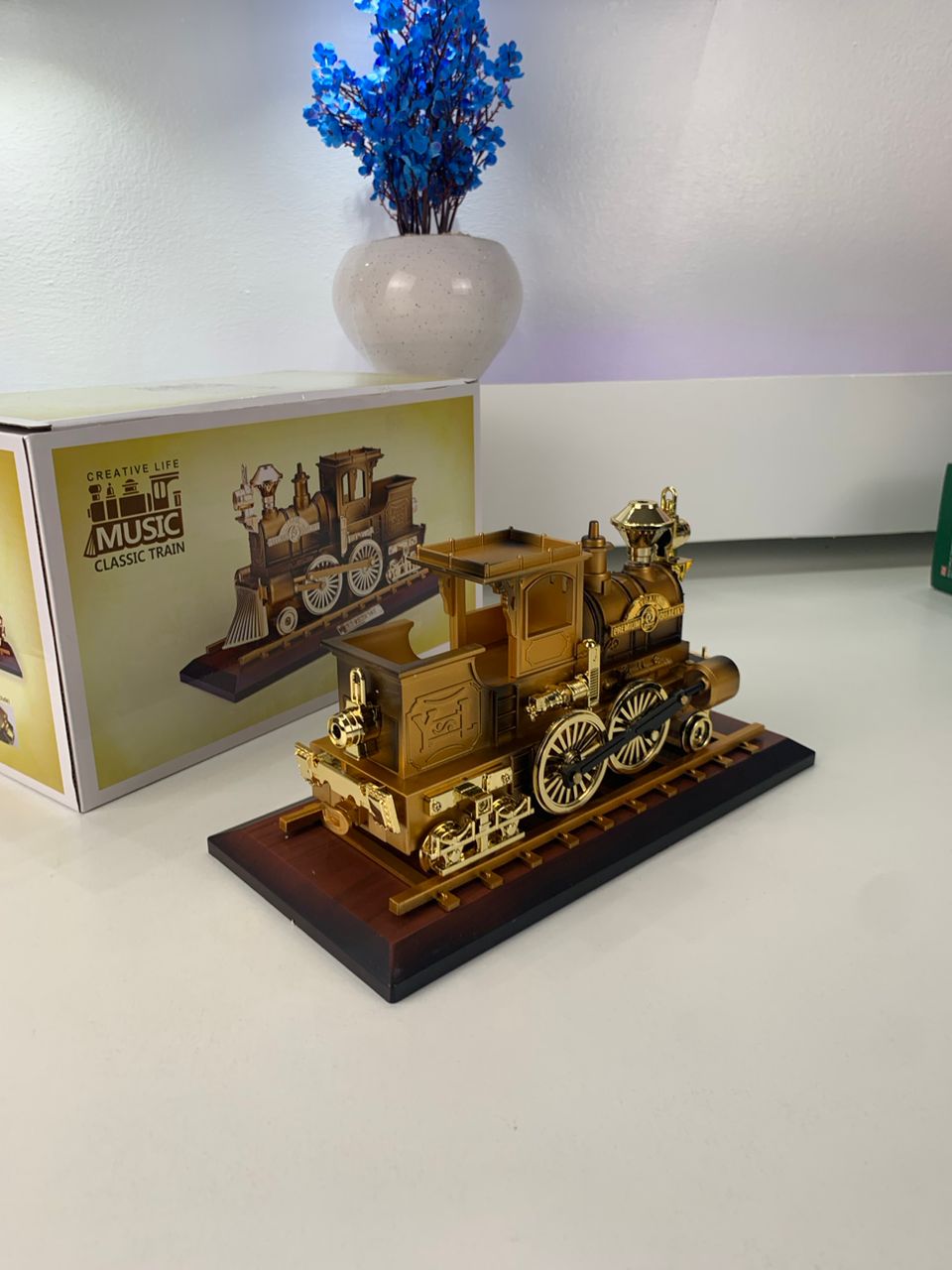 Boîte à Musique Locomotive Mobile en Bronze – علبة موسيقى قاطرة متحركة