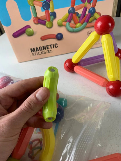 Blocs de Construction Magnétiques 42 pièces pour Enfants – لعبة تركيب القطع المغناطسية للأطفال