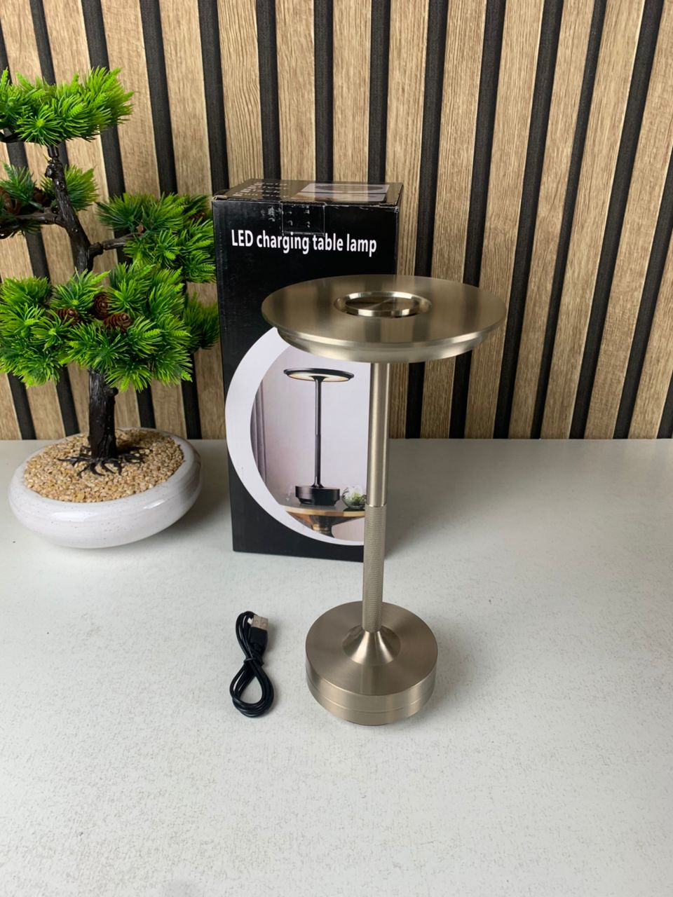 Lampe de table rechargeable sans fil finition de haute qualité LED 3 couleurs – مصباح ديكور بعدة درجات ضوئية