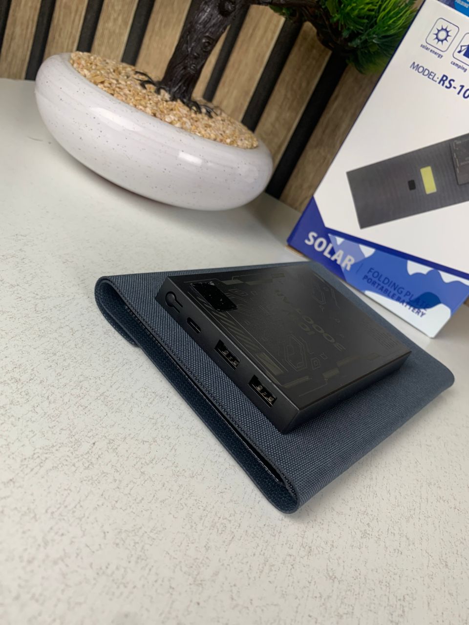 Panneau solaire USB pliable et portable capacité 3000mAh 10W – وحدة طاقة تشحن بالطاقة الشمسية