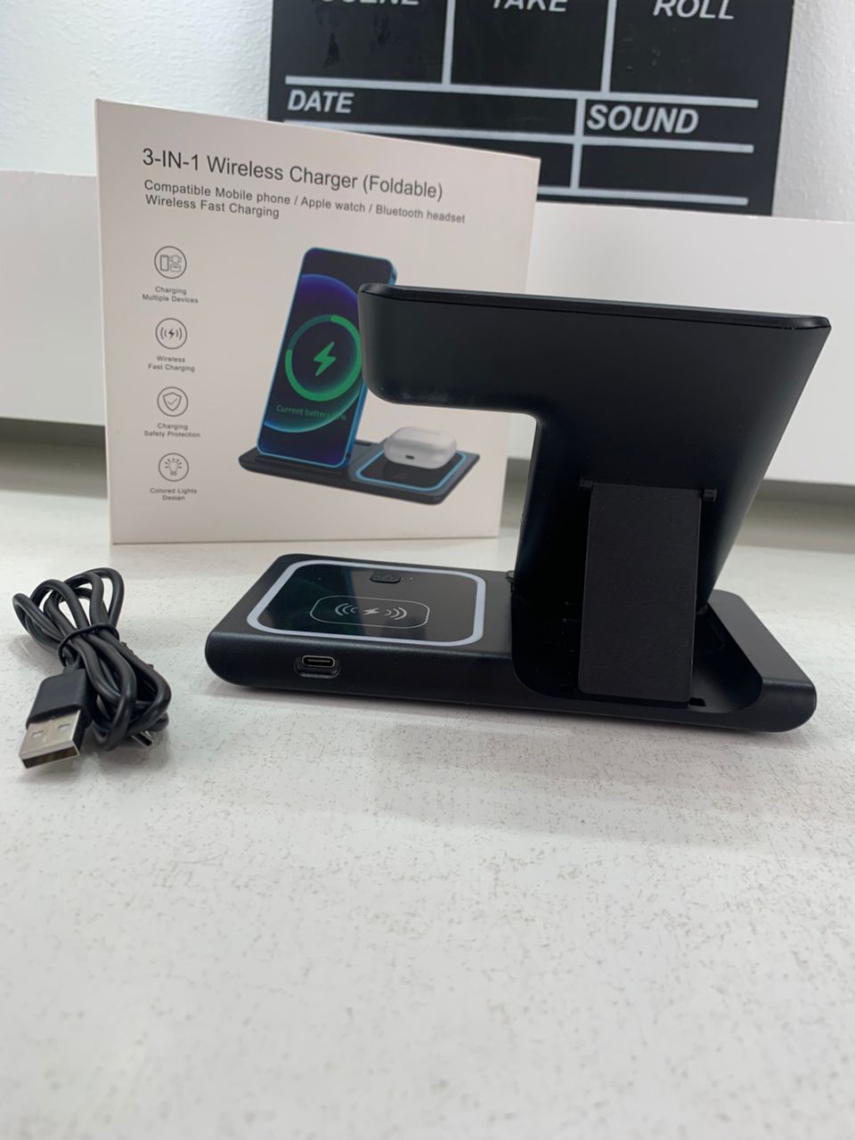 Station de charge sans fil 3 en 1 pour smartphones et appareils électroniques – شاحن لاسلكي للهاتف و الأجهزة الإلكترونية
