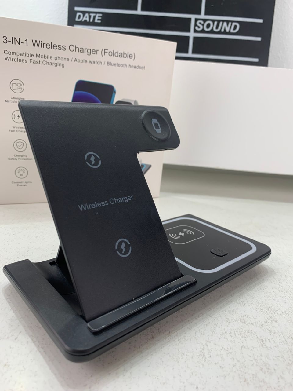 Station de charge sans fil 3 en 1 pour smartphones et appareils électroniques – شاحن لاسلكي للهاتف و الأجهزة الإلكترونية