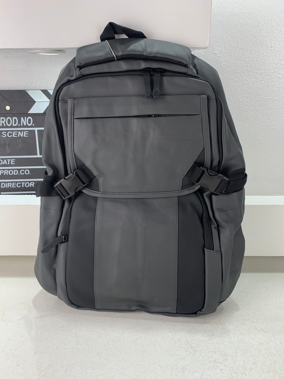 Sac à Dos Urbain pour Hommes Solide et Confortable 26003 Gris – حقيبة ظهر رجالية