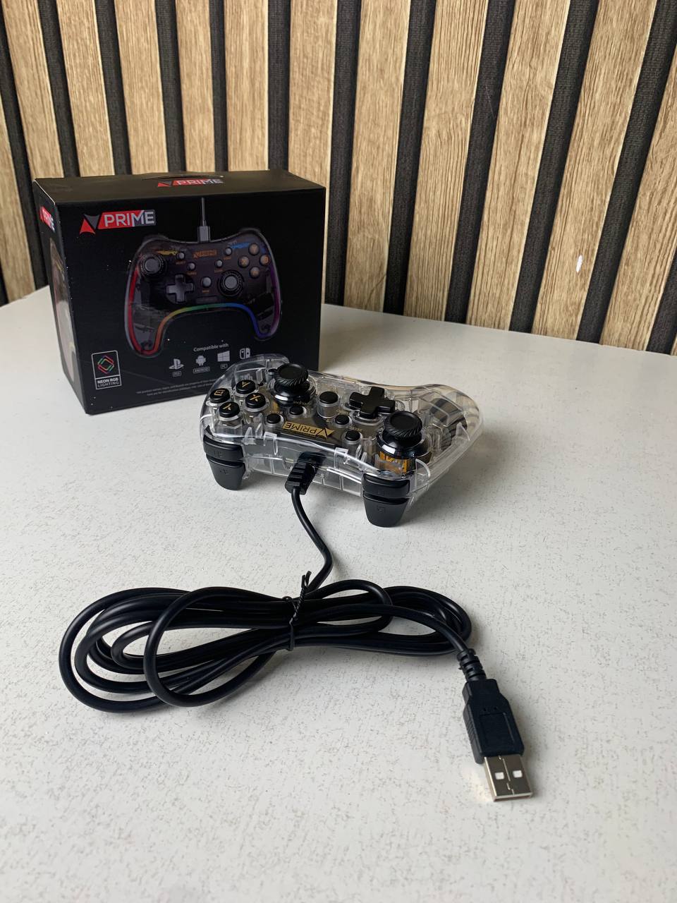 Manette de Jeu Filaire avec Éclairage Néon RGB PG-002W