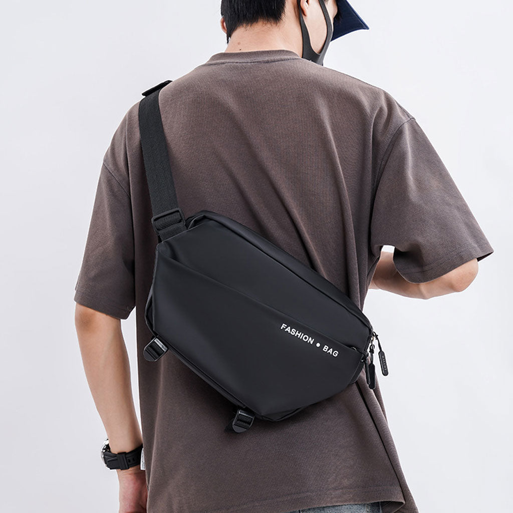 Sac de Poitrine Fashion Bag pour hommes avec bandoulière LX066 – حقيبة أغراض رجالية