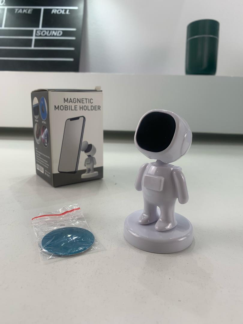 Support de téléphone pour voiture en forme d’astronaute – حامل هواتف مغناطيسي