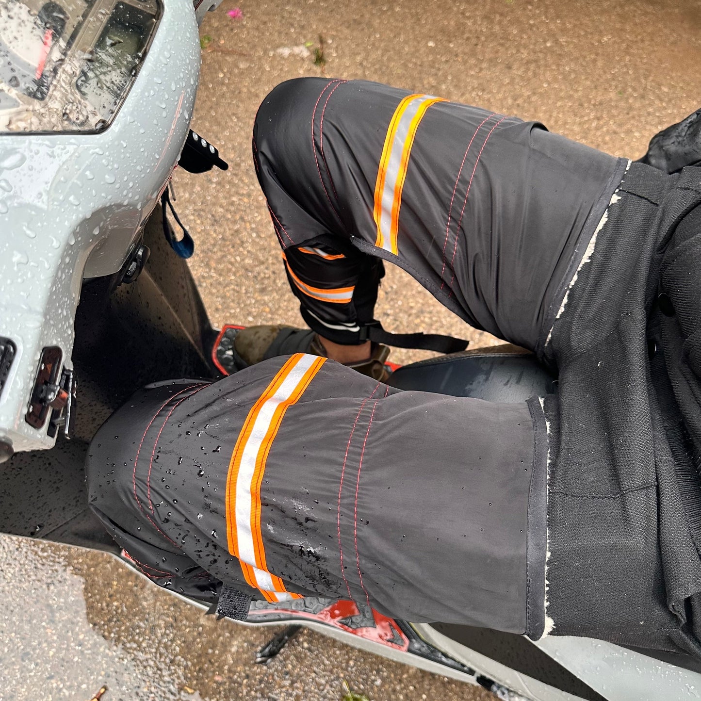 Jambières genou Imperméable Protection de Moto – طماق الركبة لسائقي دراجات النارية المقاومة للماء والرياح