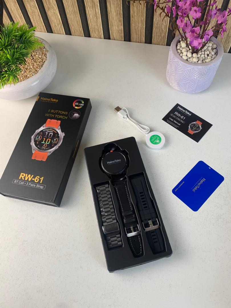 Smartwatch Haino Teko RW-61 avec écran AMOLED lampe de poche intégrée et 3 paires – ساعة ذكية أصلية