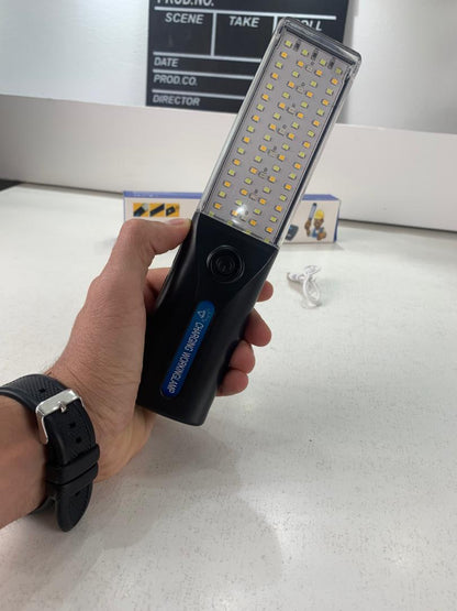 Lampe de Travail LED Rechargeable Éclairage Ultra-Puissant avec Panneau Solaire Intégré – مصباح عمل قابل للشحن