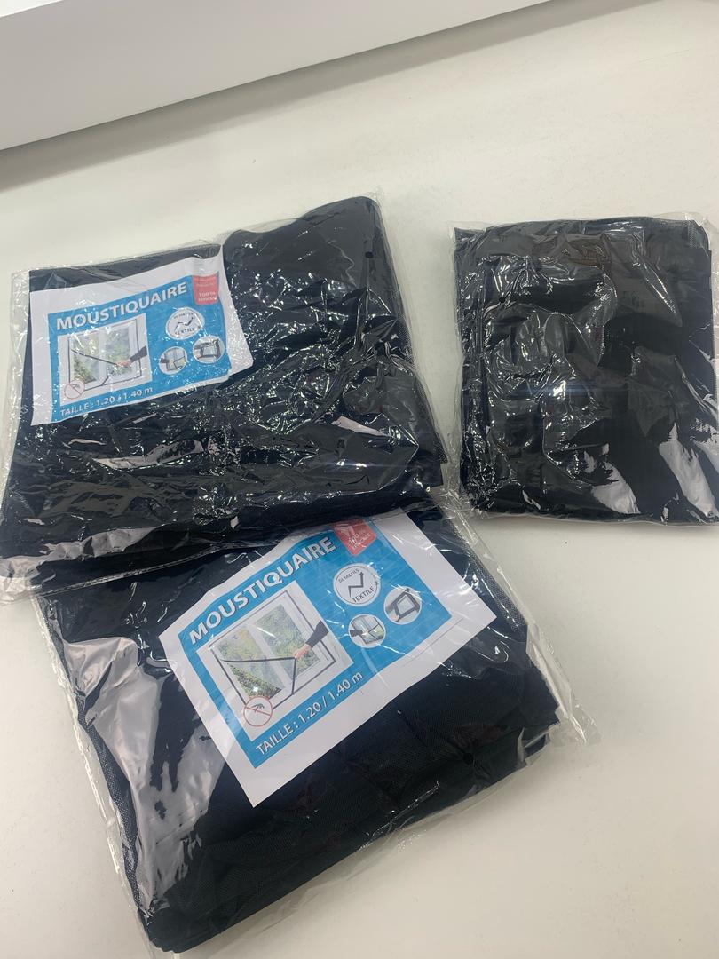 Pack  Moustiquaires Pour Fenêtre et 1 Moustiquaire pour porte avec fermeture magnétique