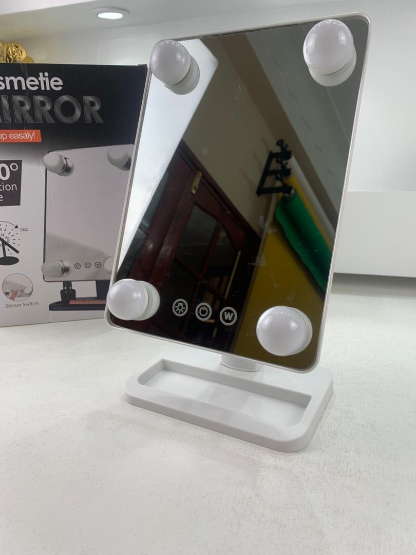 Miroir de Maquillage avec 4 ampoules LED Contrôle tactile intelligent et rotation à 360° – مرآة المكياج