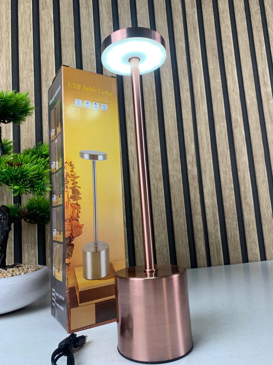 Lampe de table LED tactile rechargeable 3 couleurs design classique - مصباح ديكور بعدة درجات ضوئية