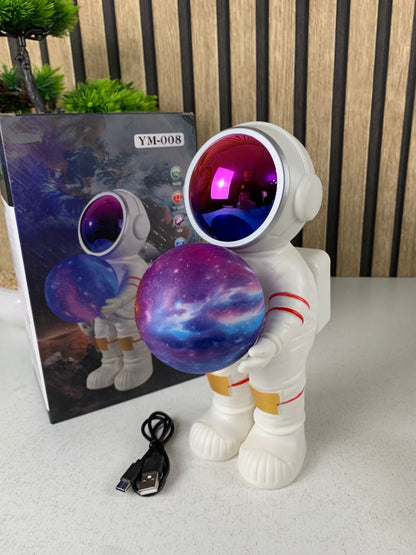Haut parleur et lampe astronaute idéale pour la décoration de chambre YM-008 – مصباح ومكبر صوت بلوتوث