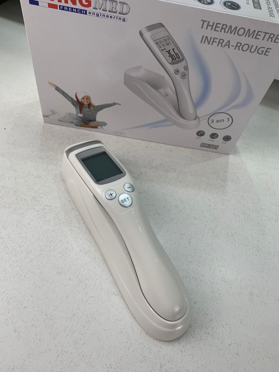 SWINGMED Thermomètre Infrarouge Frontal avec Support 3en1 – مقياس حراري مع حامل