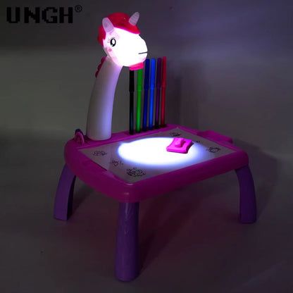 Jouet Projecteur de Dessin Aolieh, Table de Dessin Éducative pour Enfants avec Projecteur LED et Accessoires – لعبة جهاز عرض الرسم للأطفال