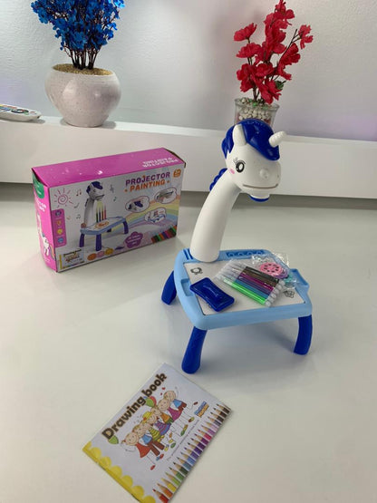 Jouet Projecteur de Dessin Aolieh, Table de Dessin Éducative pour Enfants avec Projecteur LED et Accessoires – لعبة جهاز عرض الرسم للأطفال