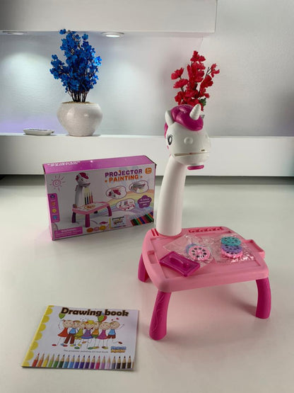Jouet Projecteur de Dessin Aolieh, Table de Dessin Éducative pour Enfants avec Projecteur LED et Accessoires – لعبة جهاز عرض الرسم للأطفال