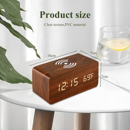 Réveil numérique de bureau en bois avec socle de charge sans fil Qi