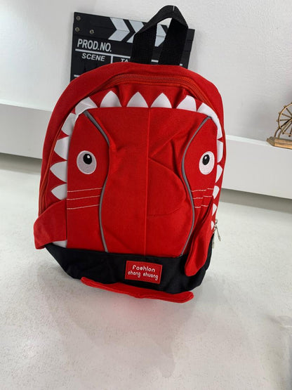 Sac à dos Enfants Design Requin Mignon Rouge – حقيبة أطفال برسوم القرش أحمر