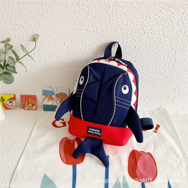 Sac à dos Enfants Design Requin Mignon Bleu Nuit – حقيبة أطفال برسوم القرش أزرق ليلي تنزوت
